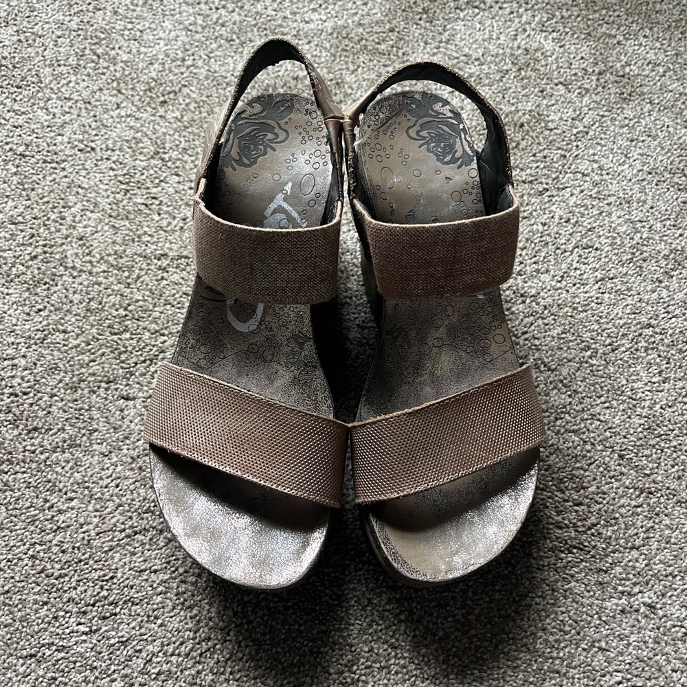 Women's OTBT wedge